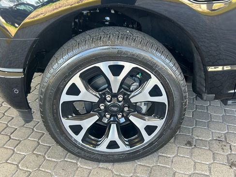 Used 2023 Ford F150 Lightning Platinum image 21