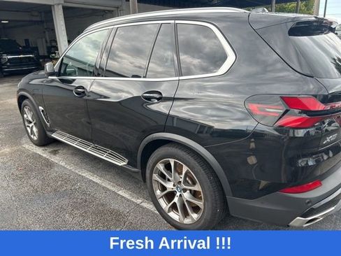 Used 2025 BMW X5 xDrive50e AWD/4WD image 10