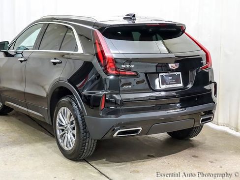 Used 2024 Cadillac XT4 Premium Luxury image 4