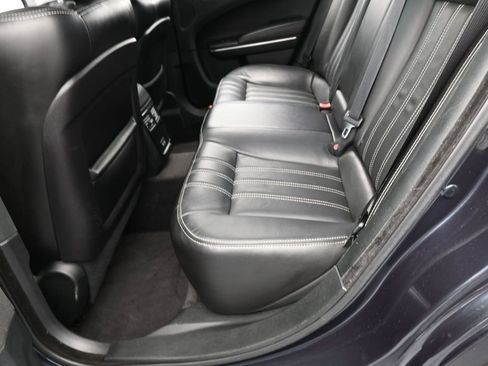Used 2018 Chrysler 300 S w/ 300S Premium Group RWD image 34