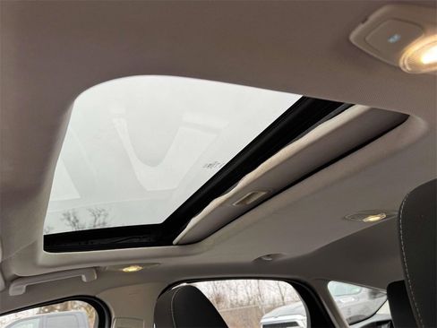 Used 2012 Ford Focus SE image 4