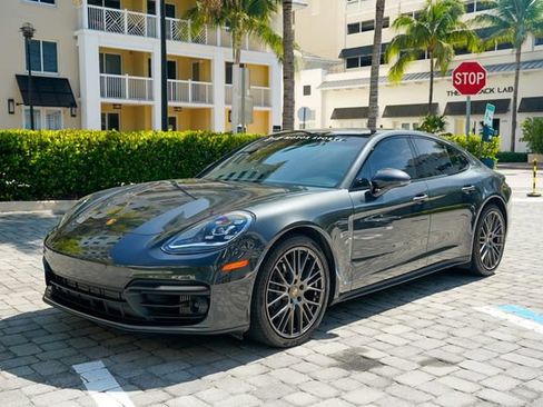 Used 2023 Porsche Panamera 4 Platinum Edition AWD/4WD image 2