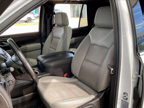 Used 2022 Chevrolet Tahoe LT w/ LT Signature Plus Package image 9