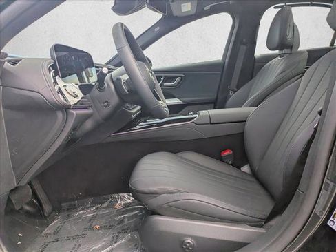 Used 2025 Mercedes-Benz E 450 4MATIC Sedan image 17