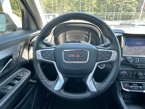 New 2024 GMC Terrain SLE w/ Driver Convenience Package image 18