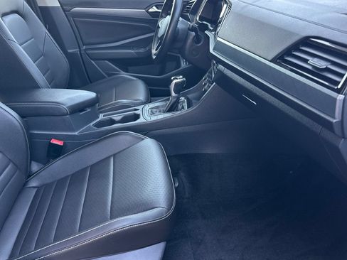 Used 2023 Volkswagen Jetta SE FWD image 15