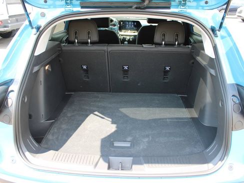 Certified 2025 Chevrolet Trax LS FWD image 30