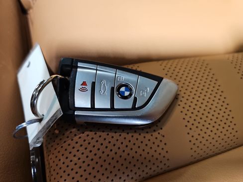 Used 2021 BMW X5 xDrive40i w/ Premium Package image 38