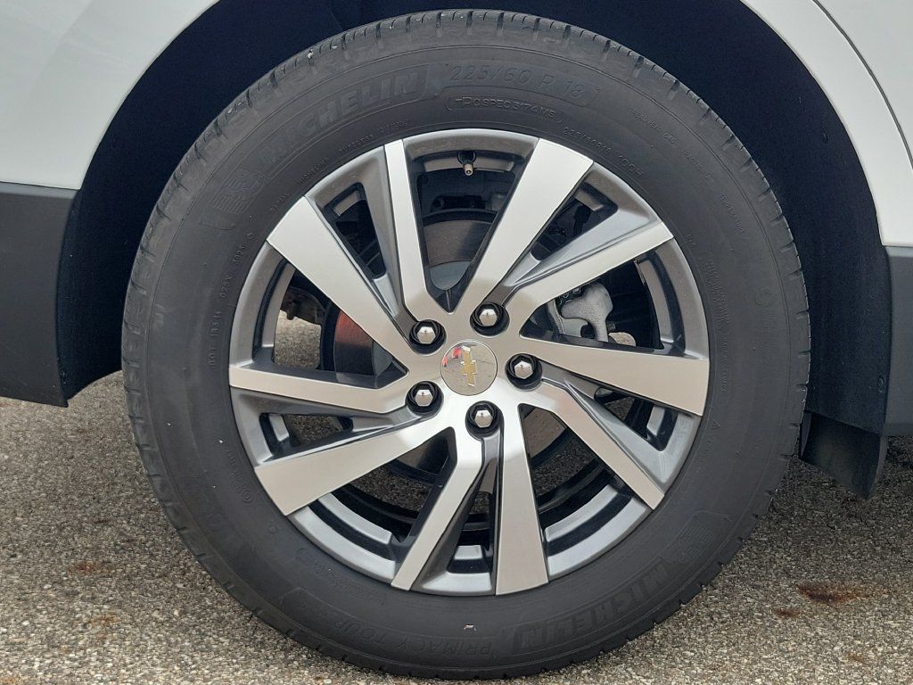 Certified 2024 Chevrolet Equinox LT w/ LPO, Floor Liner Package FWD image 36