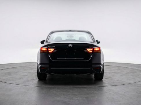 Used 2025 Nissan Altima 2.5 SV image 7