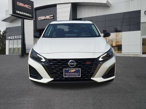 Used 2023 Nissan Altima 2.5 SR w/ SR Premium Package AWD/4WD image 23