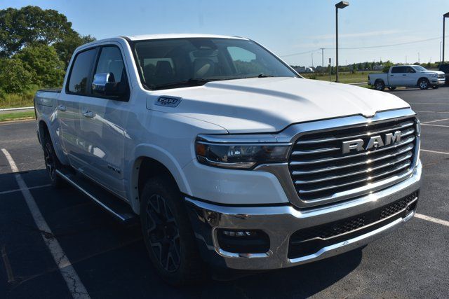 Used 2025 RAM 1500 Laramie AWD/4WD image 3