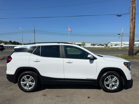 Used 2023 GMC Terrain SLE w/ Driver Convenience Package image 12