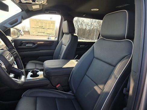 New 2026 GMC Yukon XL Elevation w/ LPO, Floor Liner Package image 15