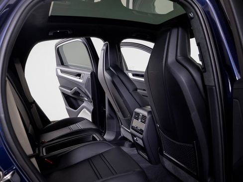 Certified 2026 Porsche Cayenne GTS w/ Technology Package AWD/4WD image 9