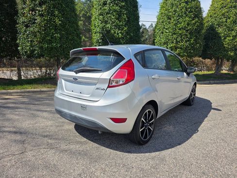 Used 2017 Ford Fiesta SE FWD image 5