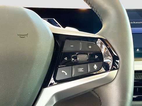 Used 2025 BMW 330i Sedan image 39