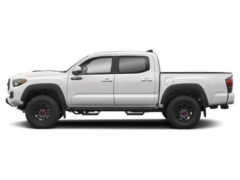 Used 2018 Toyota Tacoma TRD Sport AWD/4WD image 3