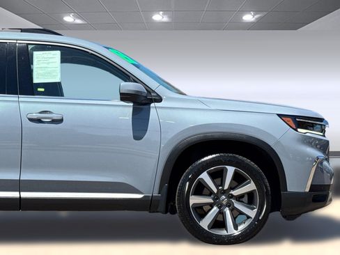 Used 2024 Honda Pilot Touring image 38