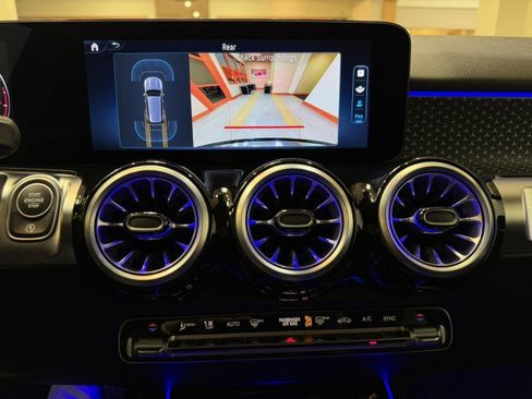 Certified 2025 Mercedes-Benz GLB 250 4MATIC w/ Winter Package image 15