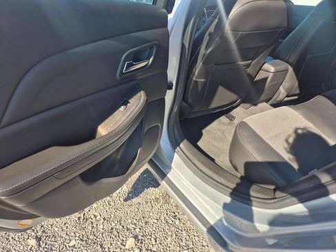 Used 2016 Chevrolet Malibu LT image 10