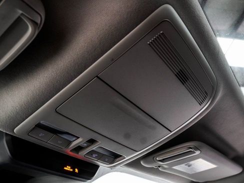 Used 2022 MAZDA MAZDA3 s image 37