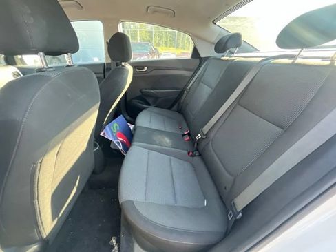 Used 2021 Hyundai Accent SE FWD image 30