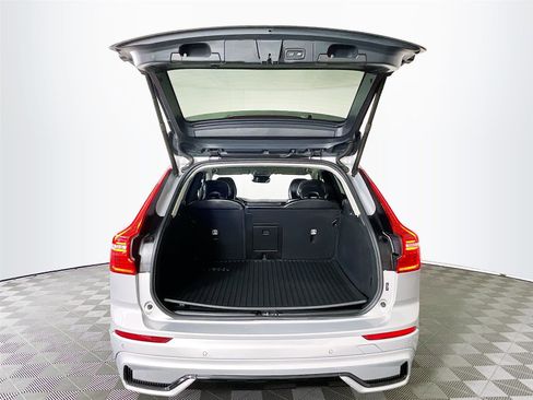 Used 2024 Volvo XC60 B5 Core image 29