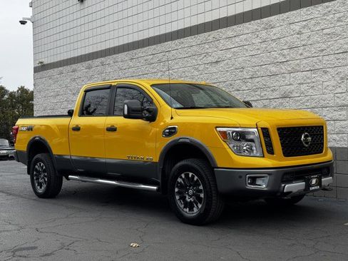 Used 2016 Nissan Titan PRO-4X w/ Pro-4x Convenience Package image 4