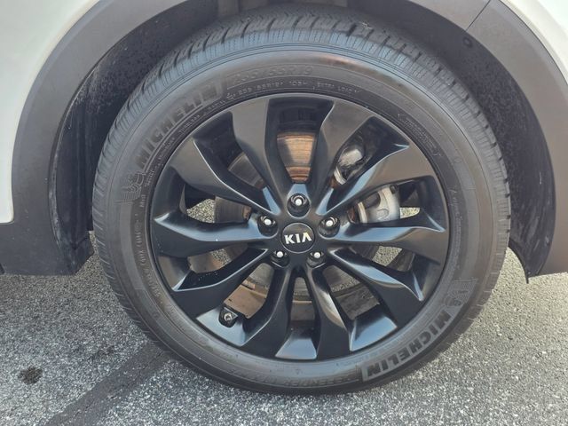 Used 2020 Kia Sorento EX FWD image 19