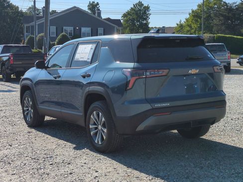 New 2026 Chevrolet Equinox LT w/ Safety and Technology Package FWD image 7