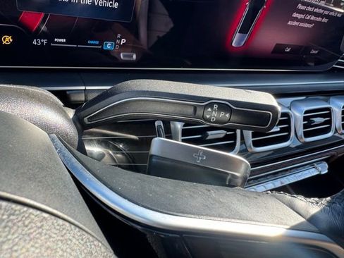 Used 2024 Mercedes-Benz GLS 450 4MATIC image 32