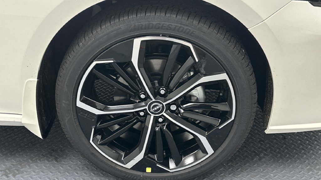 New 2026 Nissan Altima 2.5 SR AWD/4WD image 18