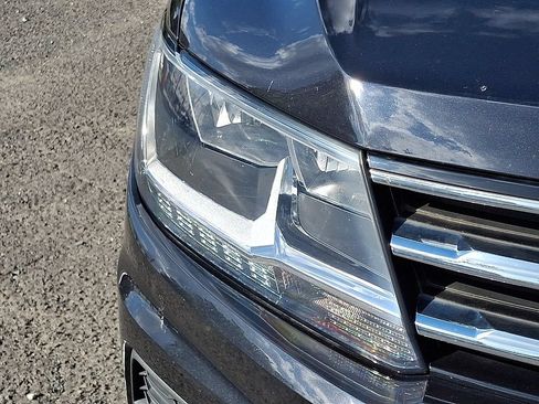 Used 2019 Volkswagen Tiguan SEL AWD/4WD image 34