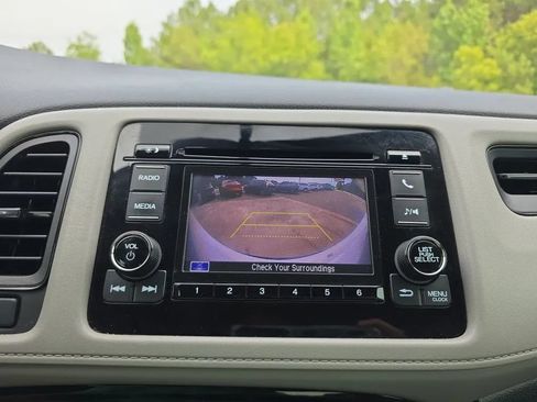 Used 2021 Honda HR-V LX image 25