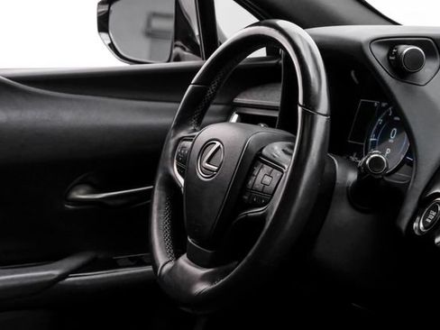 Used 2019 Lexus UX 200 w/ Premium Package FWD image 21
