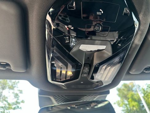 Certified 2025 BMW 530i w/ Premium Package image 28