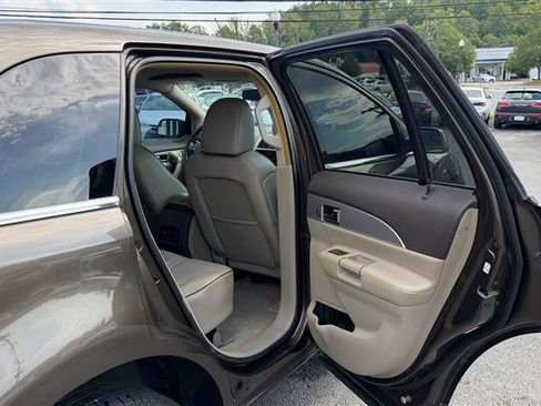 Used 2011 Lincoln MKX 2WD w/ 101A Rapid Spec Order Code image 38