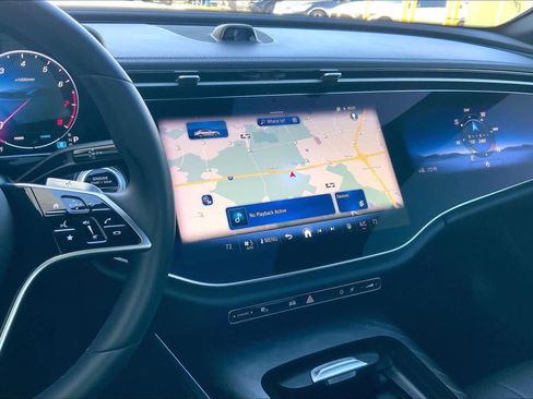 Used 2024 Mercedes-Benz E 350 4MATIC Sedan image 6