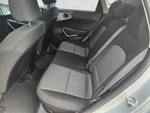Used 2020 Kia Soul LX FWD image 17
