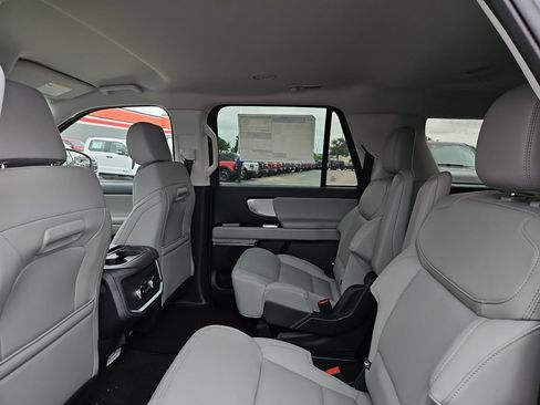 New 2026 Ford Expedition Max Active RWD image 19