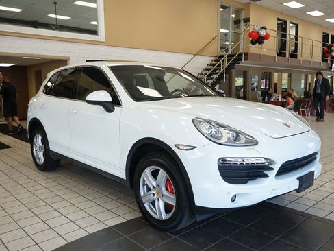 Used 2014 Porsche Cayenne S AWD/4WD image 17