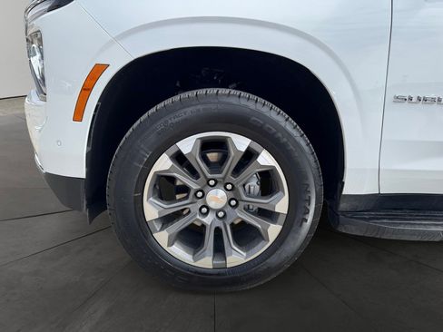 Used 2025 Chevrolet Suburban LS image 14