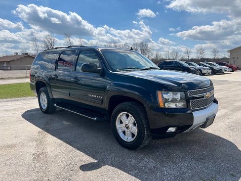 Used 2011 Chevrolet Suburban LT image 24