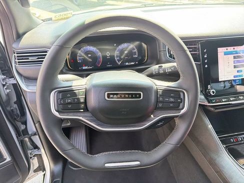 Certified 2024 Jeep Wagoneer Series II w/ Flexible Seating Group RWD image 11