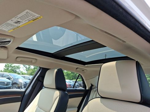 Used 2016 Chrysler 300 C Platinum w/ Safetytec Plus Group AWD/4WD image 15
