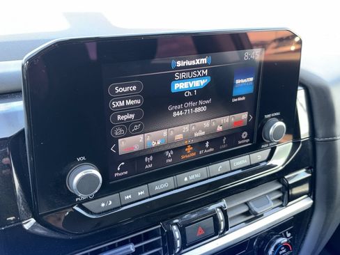 Used 2025 Nissan Pathfinder SV FWD image 3
