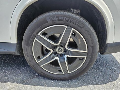 Used 2024 Mercedes-Benz GLC 300 image 11