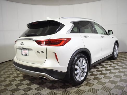 Used 2019 INFINITI QX50 Essential w/ Premium Heat Package image 4