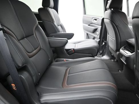 Used 2025 Nissan Armada SL w/ Captain's Chari Seat Package AWD/4WD image 8